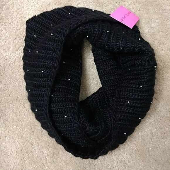 *Sale* Betsey Johnson black & silver scarf - Picture 1 of 4